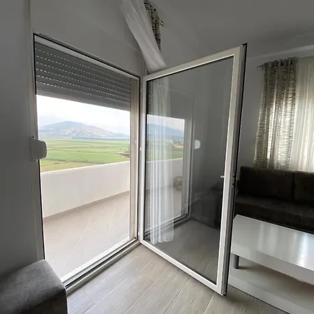 Arnoale's House בית הארחה סרנדה